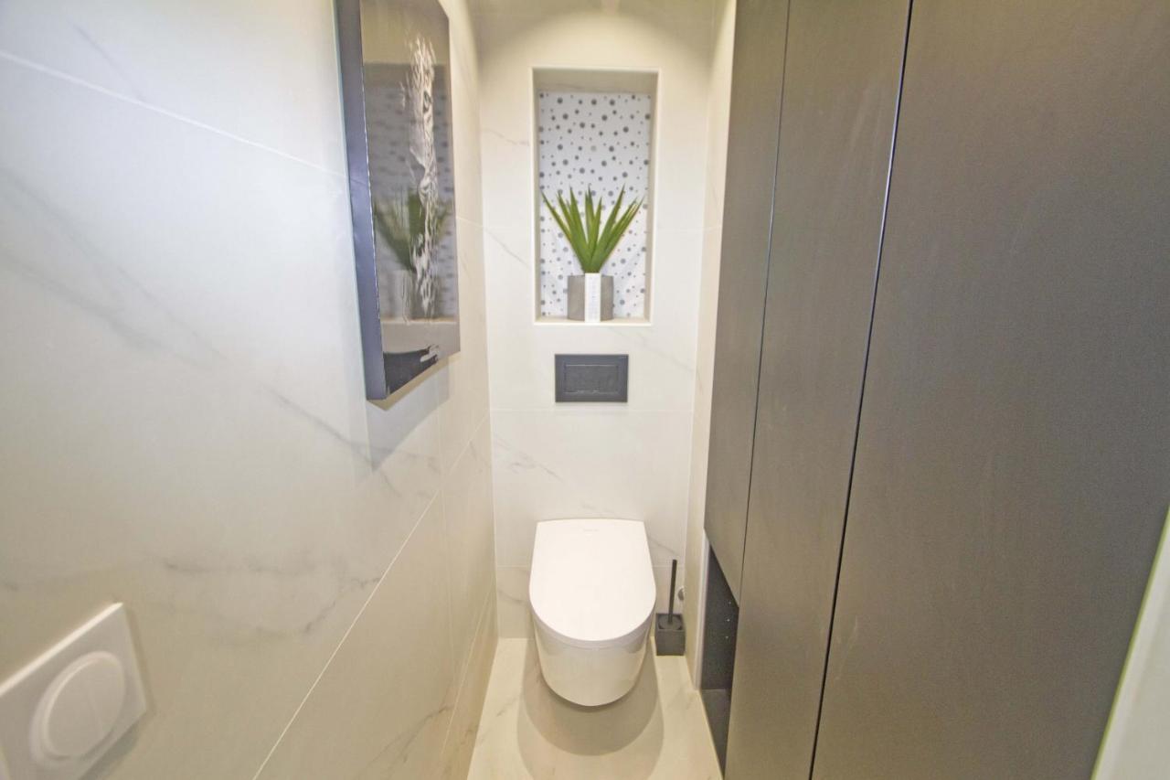 Luxury Garden Jacuzzi Promenade Apartment Ница Екстериор снимка